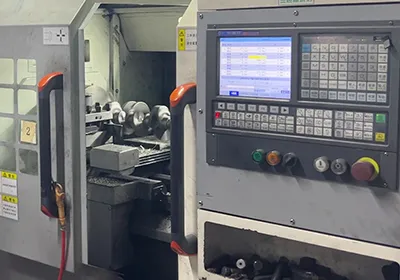 Crankshaft precision grinding station
