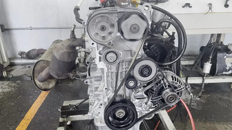 Dynamometer cold and hot dyno testing station for bare engines